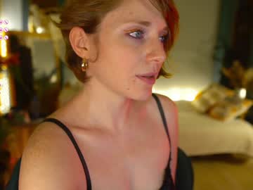girl
        _the_sun_ cam image #5241473