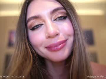 girl
        shy_jane cam image #1967665