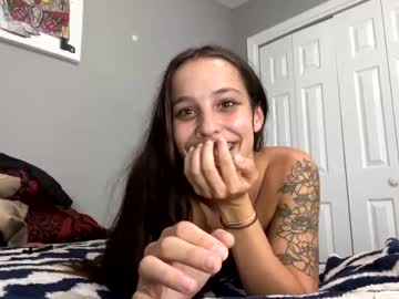 girl
        cherrybby550 cam image #4646832