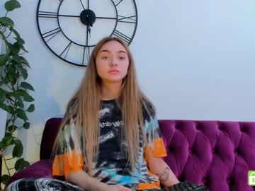 girl
        elizabeth__gray cam image #1050272