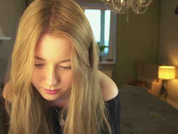 girl
        infinitysoul_ cam image #1158722
