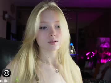 girl
        bestblondiiecb cam image #2834381