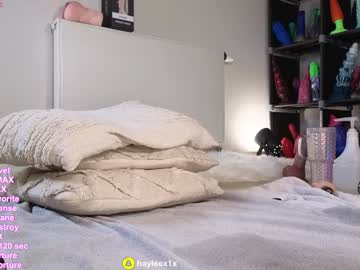 girl
        hayleex cam image #6800420