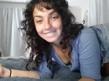 girl
        straightoutthetrailer cam image #7025832