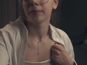 girl
        earlenecornwall cam image #4146265