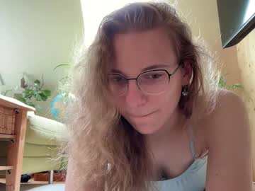 girl
        lillybambus cam image #4764392
