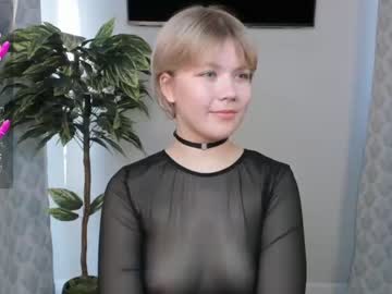 girl
        jettabayse cam image #3865261