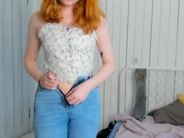 girl
        afradenmon cam image #4454298