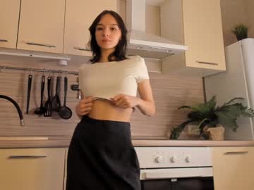 girl
        aimeerogers cam image #1139282