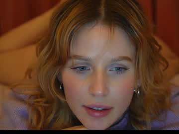 girl
        ellaa91 cam image #3393840