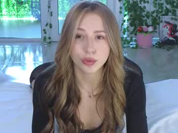 girl
        yononeey cam image #6711552