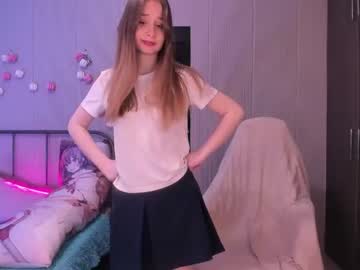 girl
        misty_moore_ cam image #1252554