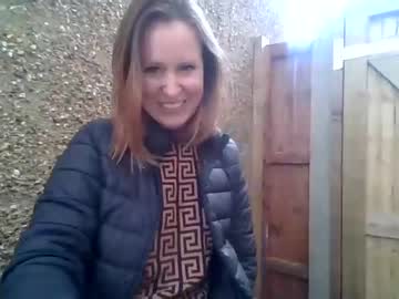 girl
        eatmypie69 cam image #2623286