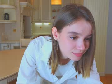 girl
        harrieteasley cam image #5207701