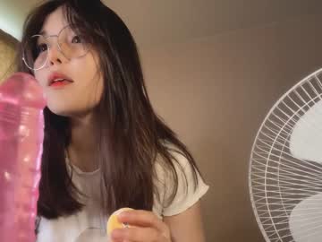 girl
        shy_lee33 cam image #1896184