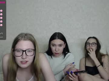 couple Cam Girls Get Busy With Their Dildos With No Shame with fraubaby