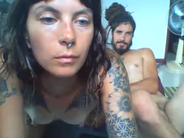 couple
        pixiecatfairy cam image #6530275