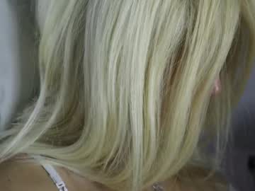 girl
        wendy_daniela cam image #5305353