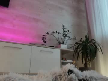 girl
        meryfoxxx cam image #1725577