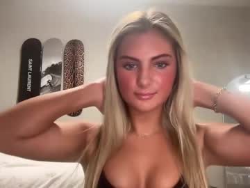 girl
        lovelyaveryy cam image #5293203