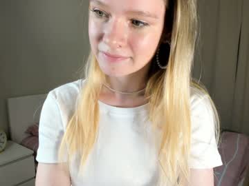 girl Cam Girls Get Busy With Their Dildos With No Shame with wandabeldon