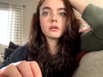 girl
        lucyluvver cam image #852983