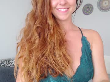 girl
        emerald_kittycat cam image #1904849