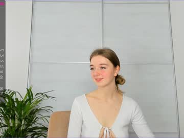 girl
        elizabeth__gray cam image #298594