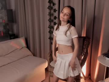 girl
        guineverecrenshaw cam image #4795083