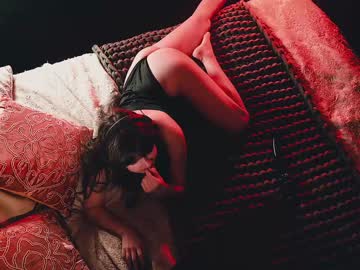 girl
        ingennui cam image #926764