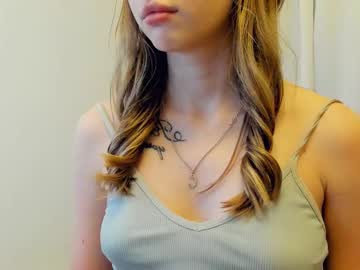 girl
        moodofthemoon cam image #2397558