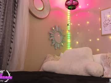 girl
        milf_lacey cam image #1396612