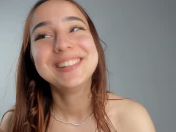 girl
        evadolphin cam image #1591778