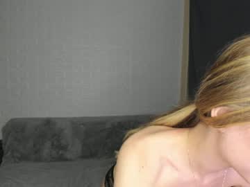 girl
        sandra_buika cam image #1893025