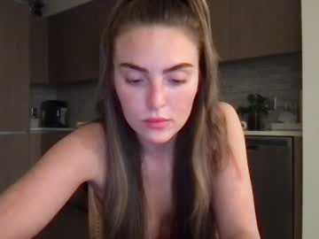 girl
        brookeshield cam image #2512280