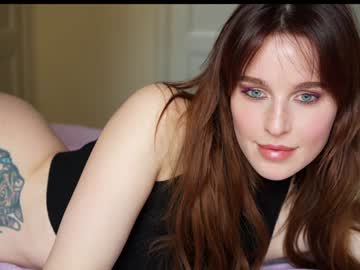 girl
        ellaa91 cam image #6266568