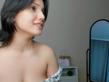 girl
        bellabutterfly2k cam image #3564135