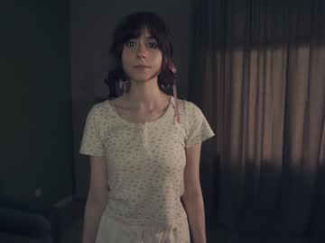 girl
        meghanash cam image #4023415