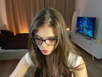 girl
        lilienblume cam image #6086671
