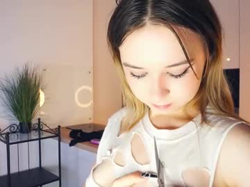 girl
        fannyfarwell cam image #6756934