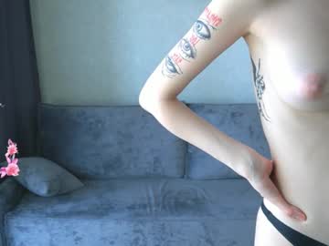 girl
        goldierich cam image #4950128