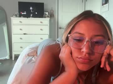 girl
        angelaskisxo cam image #4803438