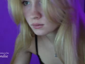 girl
        bestblondiiecb cam image #993764