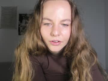 girl
        evalalala cam image #673155