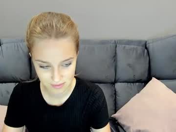 girl
        grace_barton cam image #2110924