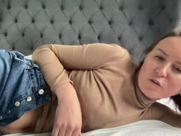girl
        eatmypie69 cam image #5619829