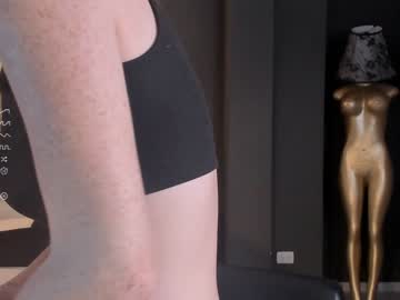 girl
        corinnerusso cam image #2732510