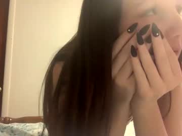girl
        liliafourtwenty cam image #1120711