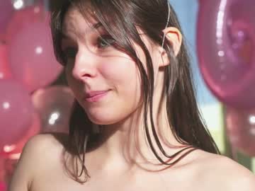 girl
        whisper_of_love cam image #6789452