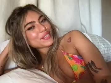 girl Cam Girls Get Busy With Their Dildos With No Shame with skyelia